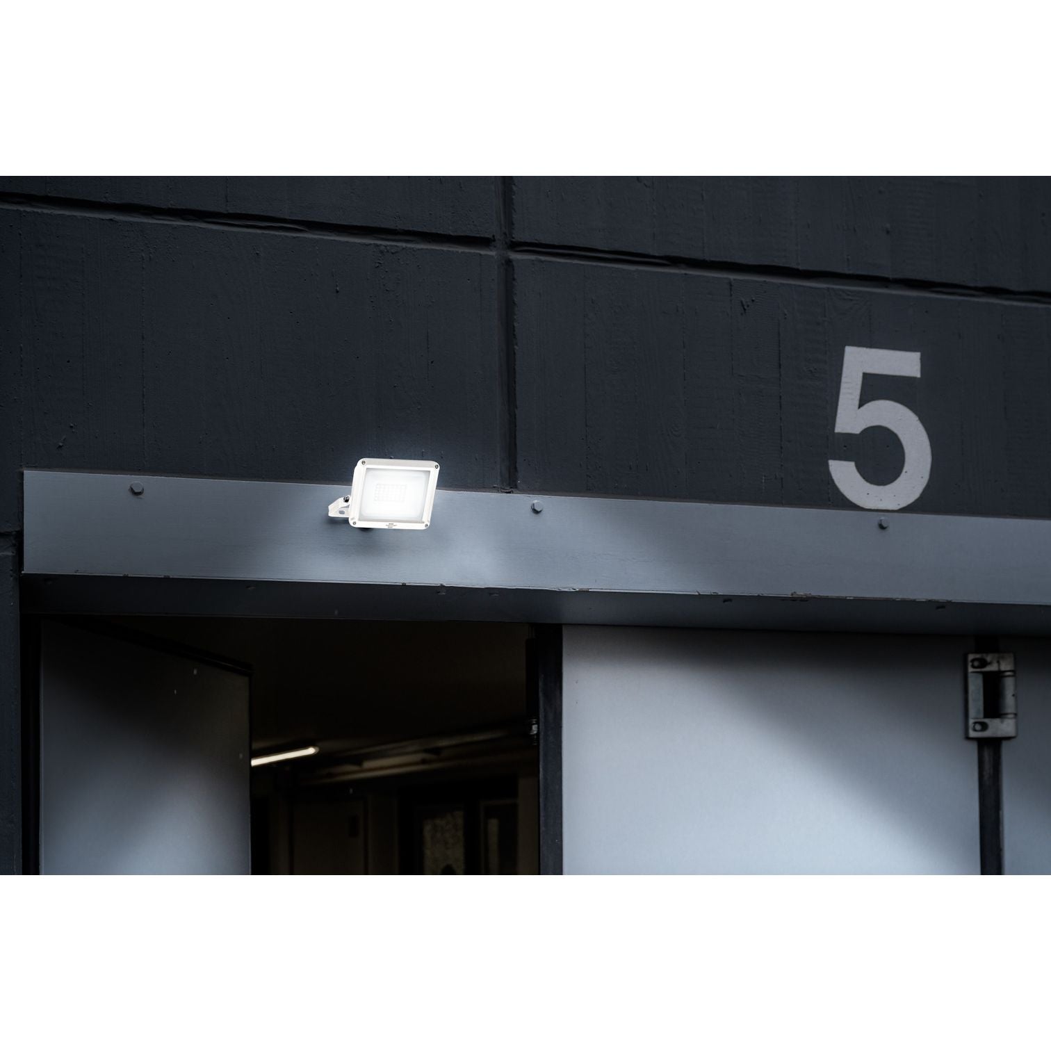 Brennenstuhl LED Strahler JARO 3060 W, 2300 lm, 20 W, IP65